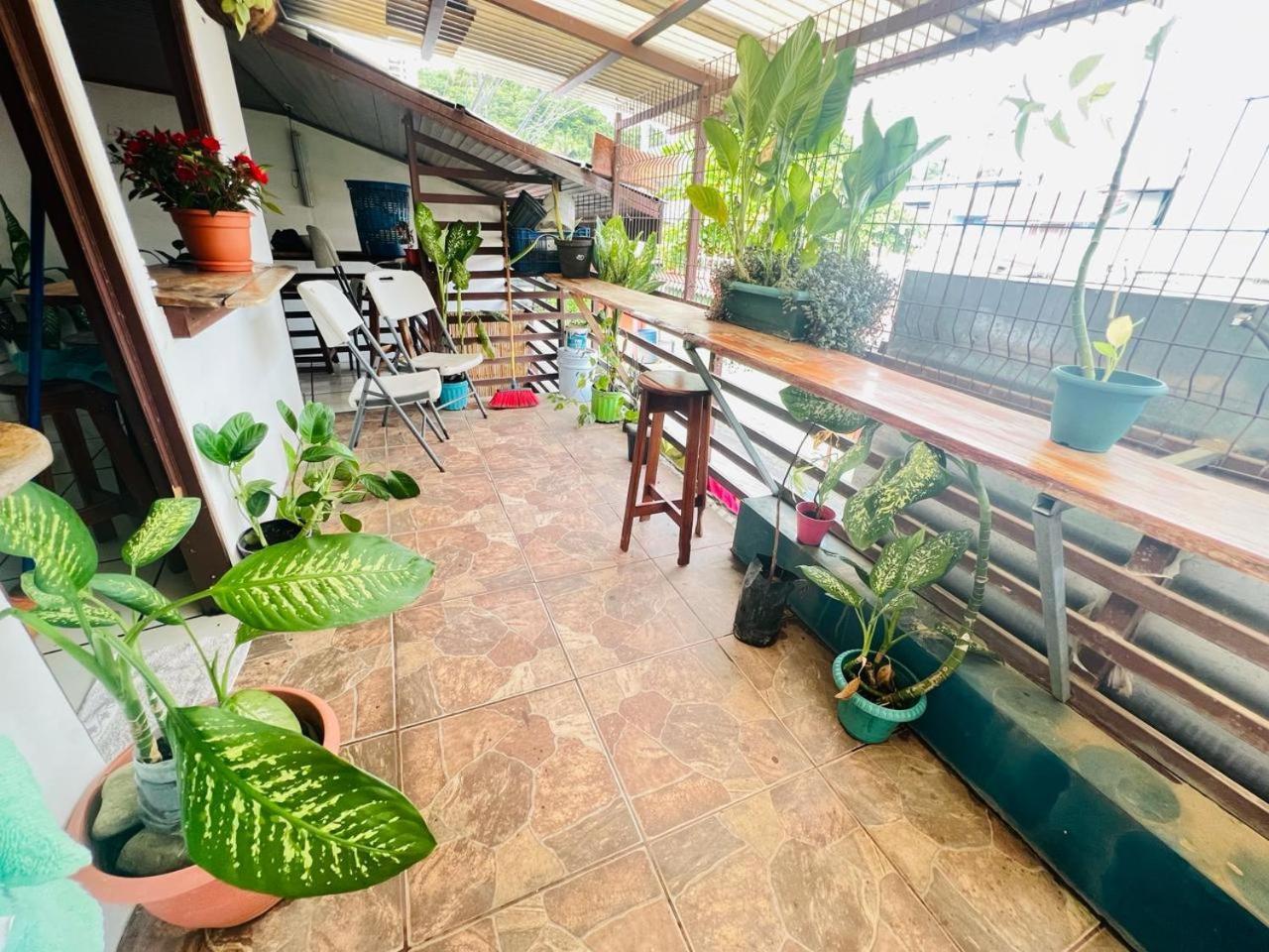 Cheap Hostel Quepos Exterior foto